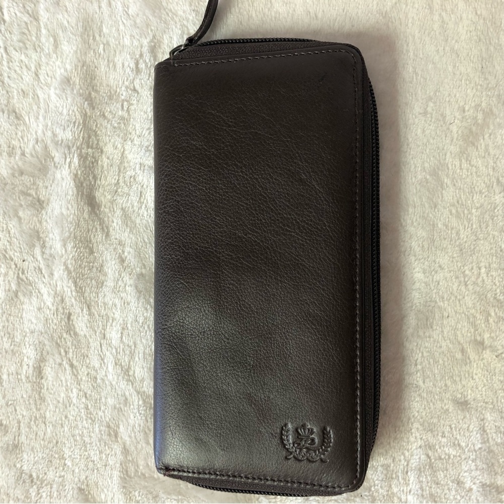 NWOT Brown Leather Full Zip Wallet